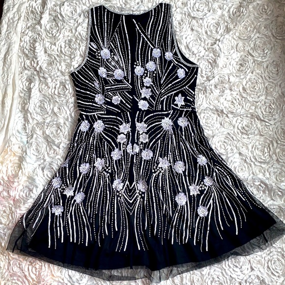 Adrianna Papell beaded cocktail dress size 12 - Picture 8 of 8